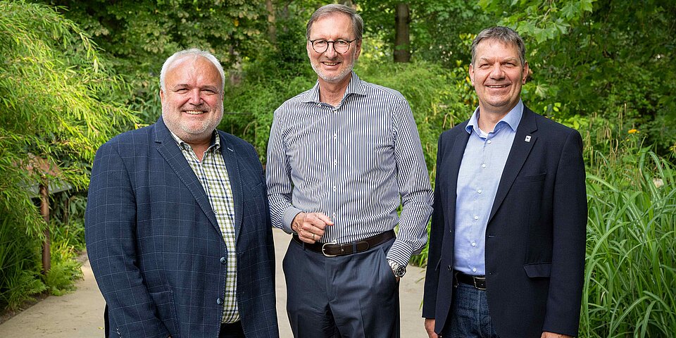 Die Gastgeber der VdZ-Jahrestagung Jörg Junhold, VdZ-Präsident, Dr. Andreas Knieriem, Direktor von Zoo, Tierpark und Aquarium Berlin, und Volker Homes, VdZ-Geschäftsführer