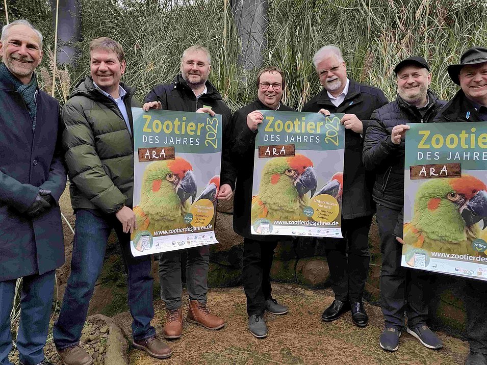 Dr. Arne Lawrenz (Direktor Grüner Zoo Wuppertal, Volker Homes (Verband der Zoologischen Gärten), Dr. Nils Kramer (Vorstand DTG, Direktor Tierpark Nordhorn), Oliver Krischer (Minister für Umwelt, Naturschutz und Verkehr des Landes Nordrhein-Westfalen), Bruno Hensel (Präsident der GdZ, 1. Vorsitzender Zoo-Verein Wuppertal, Dr. Jens-Owe Heckel (Vorsitzender ZGAP, Direktor Zoo Landau), Dr. Seven Hammer (ZGAP-Vorstandsmitglied) Bild: VdZ